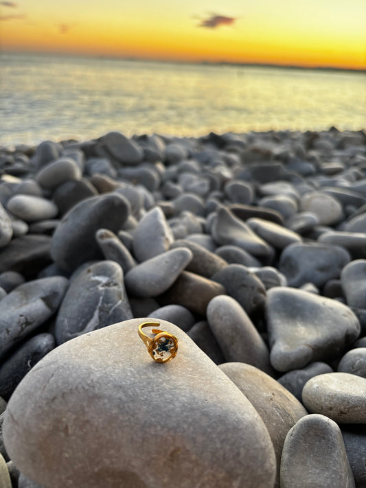 Bague en résine.